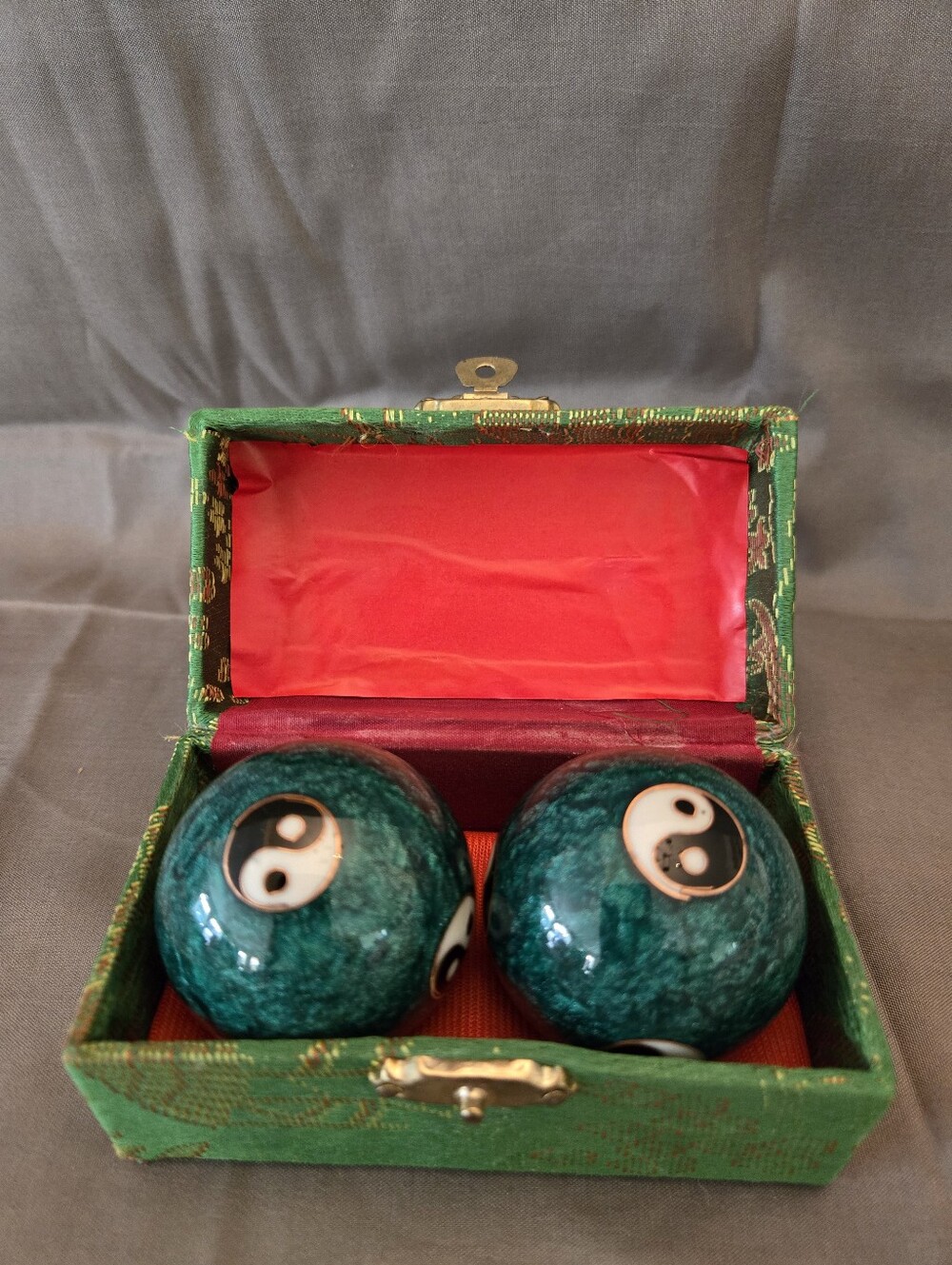Chinese Yin Yang Baoding Balls with Chimes for Health Meditation Hand Therapy